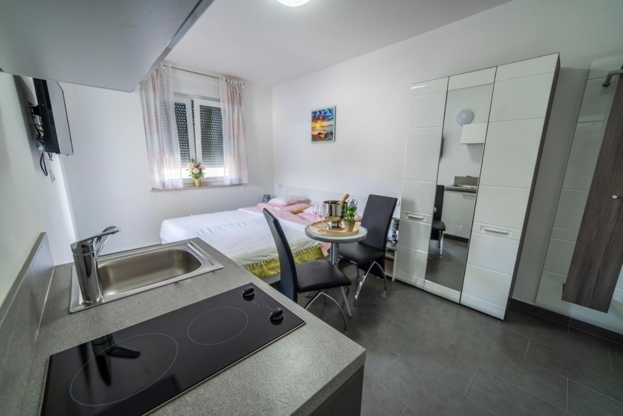 Apartments Adriana بولا المظهر الخارجي الصورة